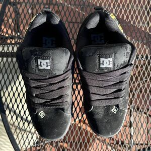 DC Shoes Court Grafik - Size 11 - Black and Yellow - Pre-Owned